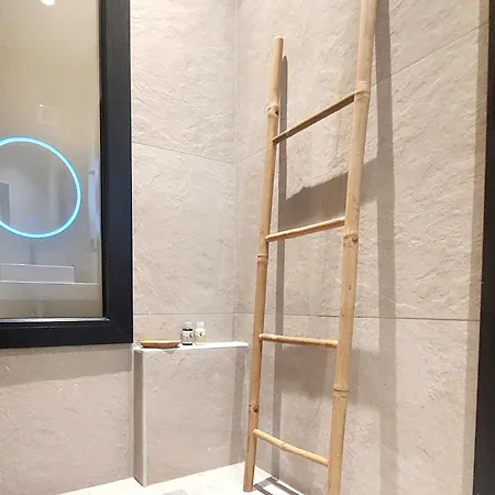 Eros And Psyche מלון נידרי