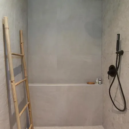 מלון Eros And Psyche נידרי