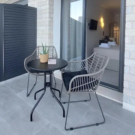 מלון Eros And Psyche נידרי